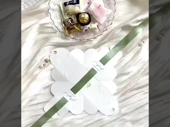 Vestuário Presente Joalharia Bolsas de papel impressas personalizadas 150gm 210gm 250gm Espesor